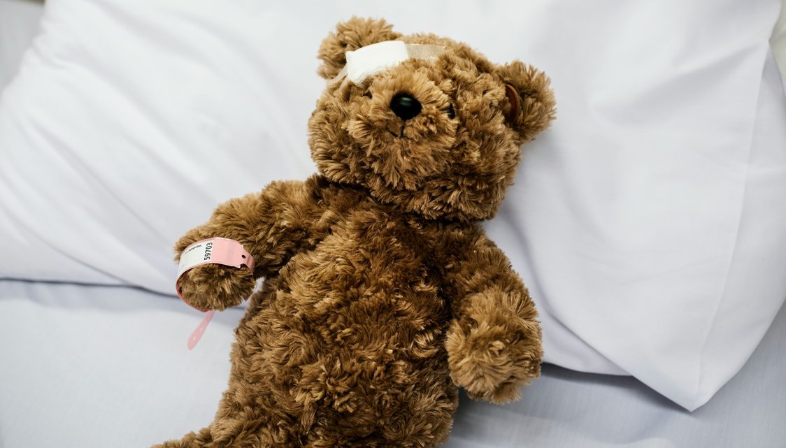 Ruth lagar trasiga gosedjur – och bevarar minnen med dem