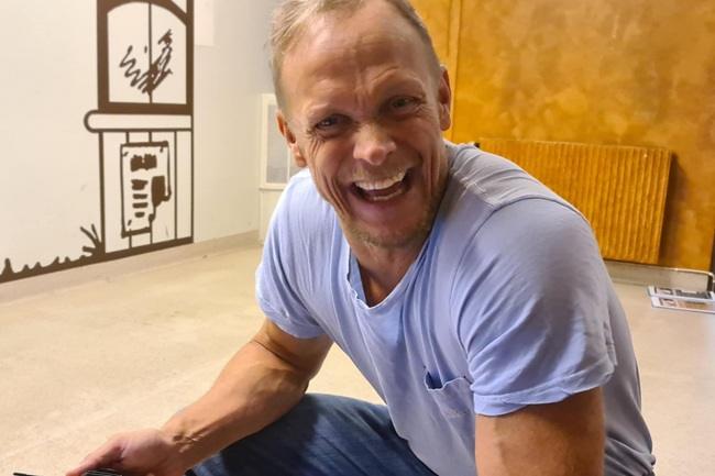 Tobias Karlsson lär seniorer solodans i Billesholm