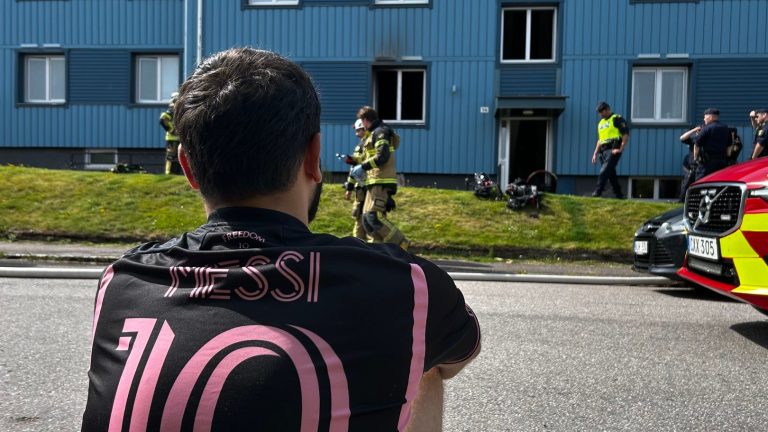 Khaled hjälpte mamma och son undan branden